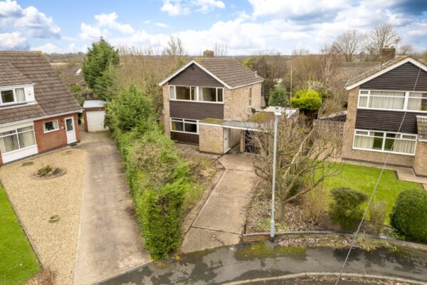 Woodhall Crescent, Saxilby, LN1