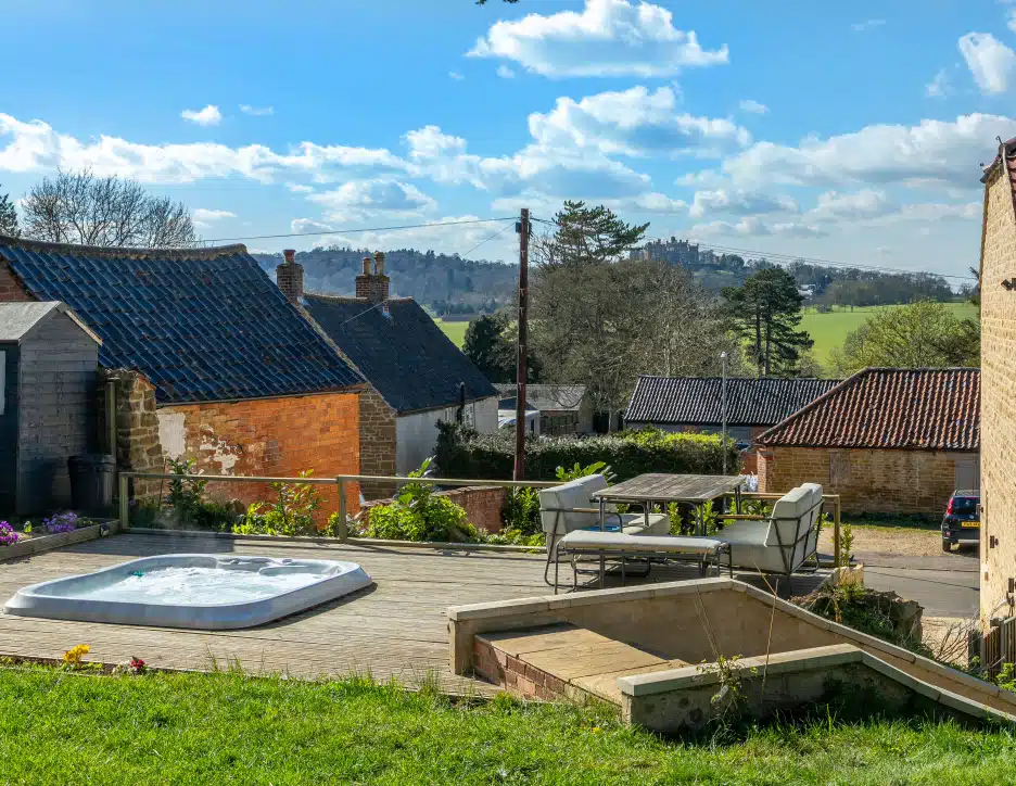 Main Street, Woolsthorpe, NG32